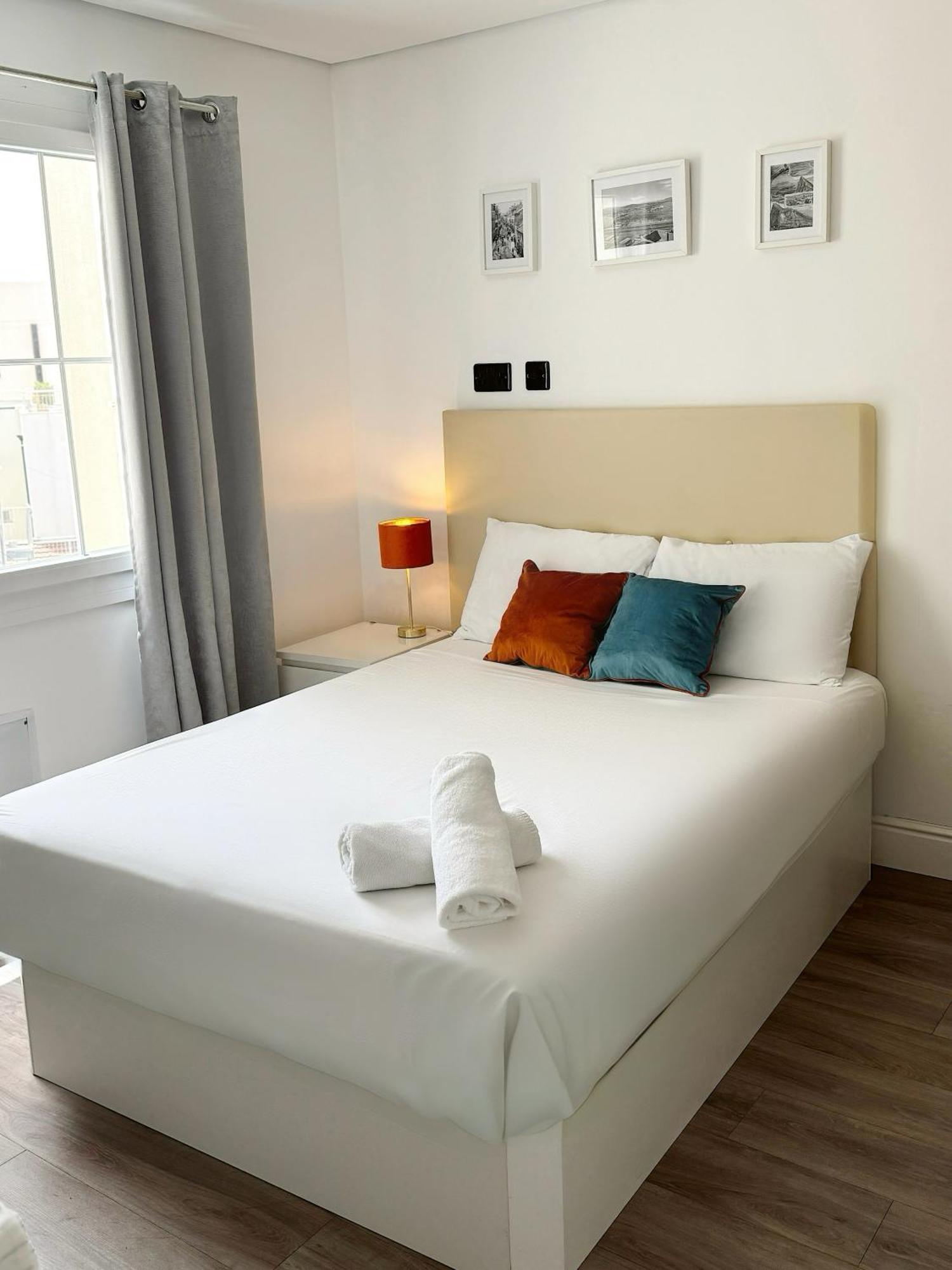 Central Penthouse Double Room Ensuite - Grand Central House Gibraltar Exteriör bild