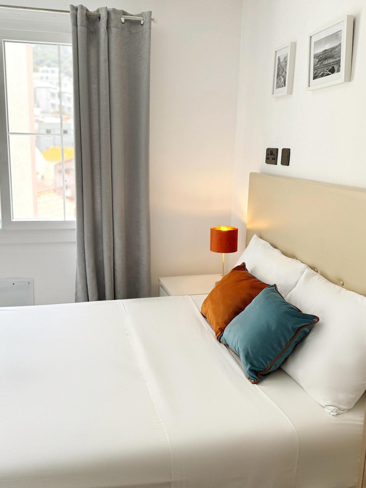 Central Penthouse Double Room Ensuite - Grand Central House Gibraltar Exteriör bild